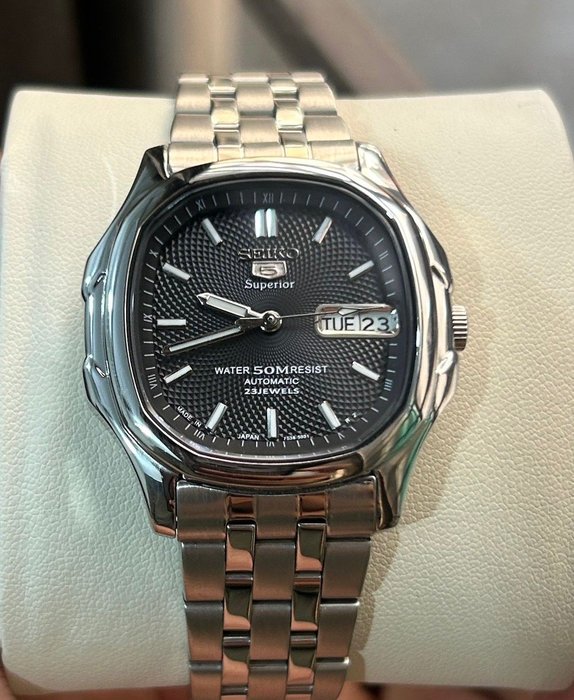 Seiko 5 Superior
